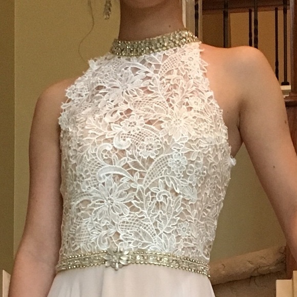 Size 2 formal dress - Picture 2 of 3